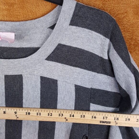 ROMEO & JULIET Womens Sweater Medium Gray Striped Pullover Tunic Belted Flutter - Picture 7 of 11